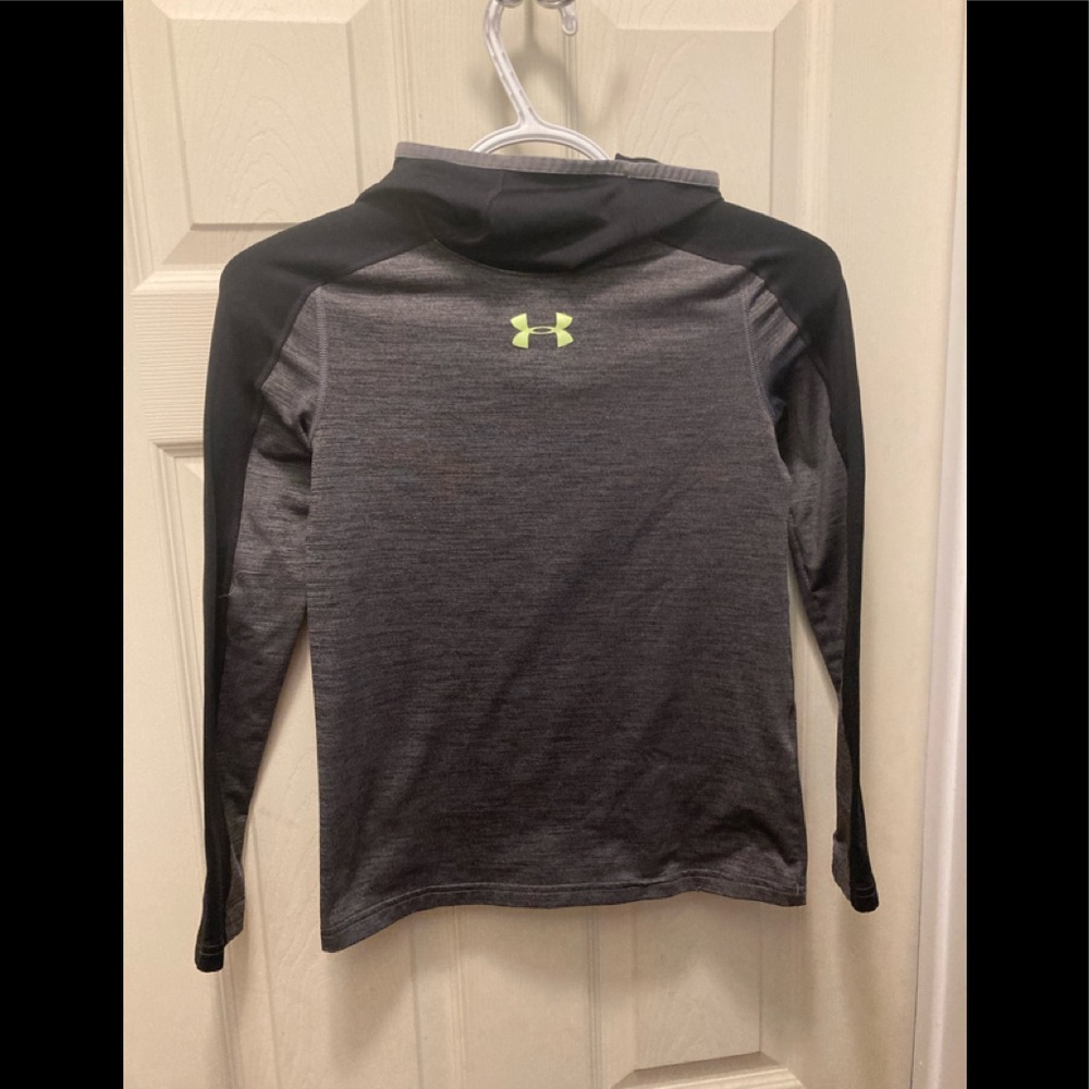 3 for $30. Under armour cold gear youth medium fitted hoodie